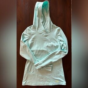 Under armour cross neck turquoise fitted hooded top - M